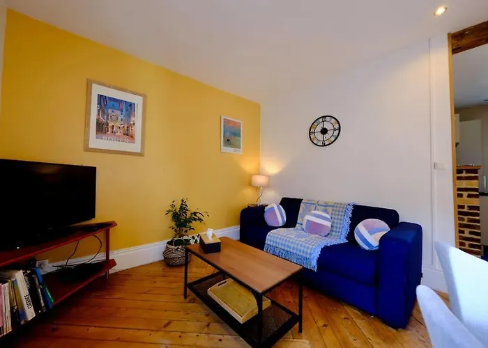 De - Chez Eric Apartment